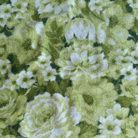 Vintage bath towel💚🤍
Caldwell, made in Canada (tag is intact) - Picture 9 of 10